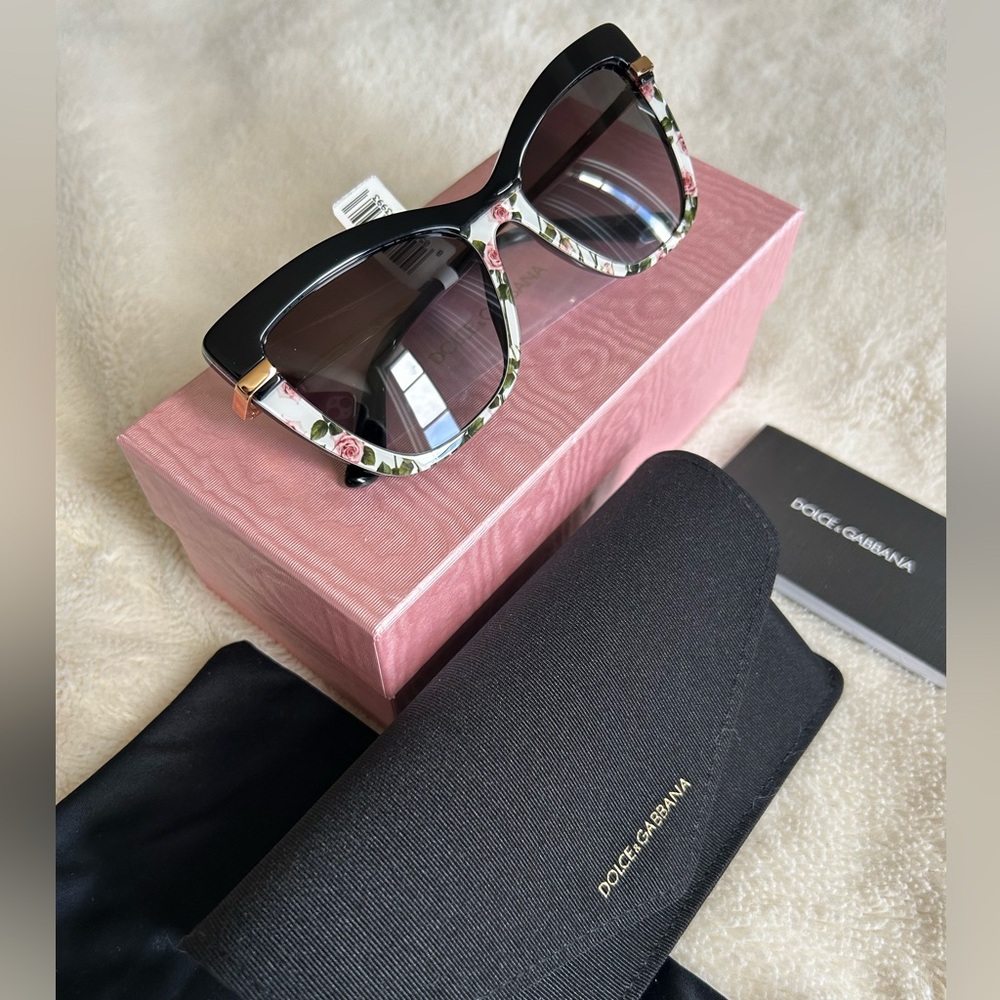 NWT Dolce & Gabbana Cat Eye 54mm Sunglasses DG4374 32508G Black/ Floral - Picture 8 of 15
